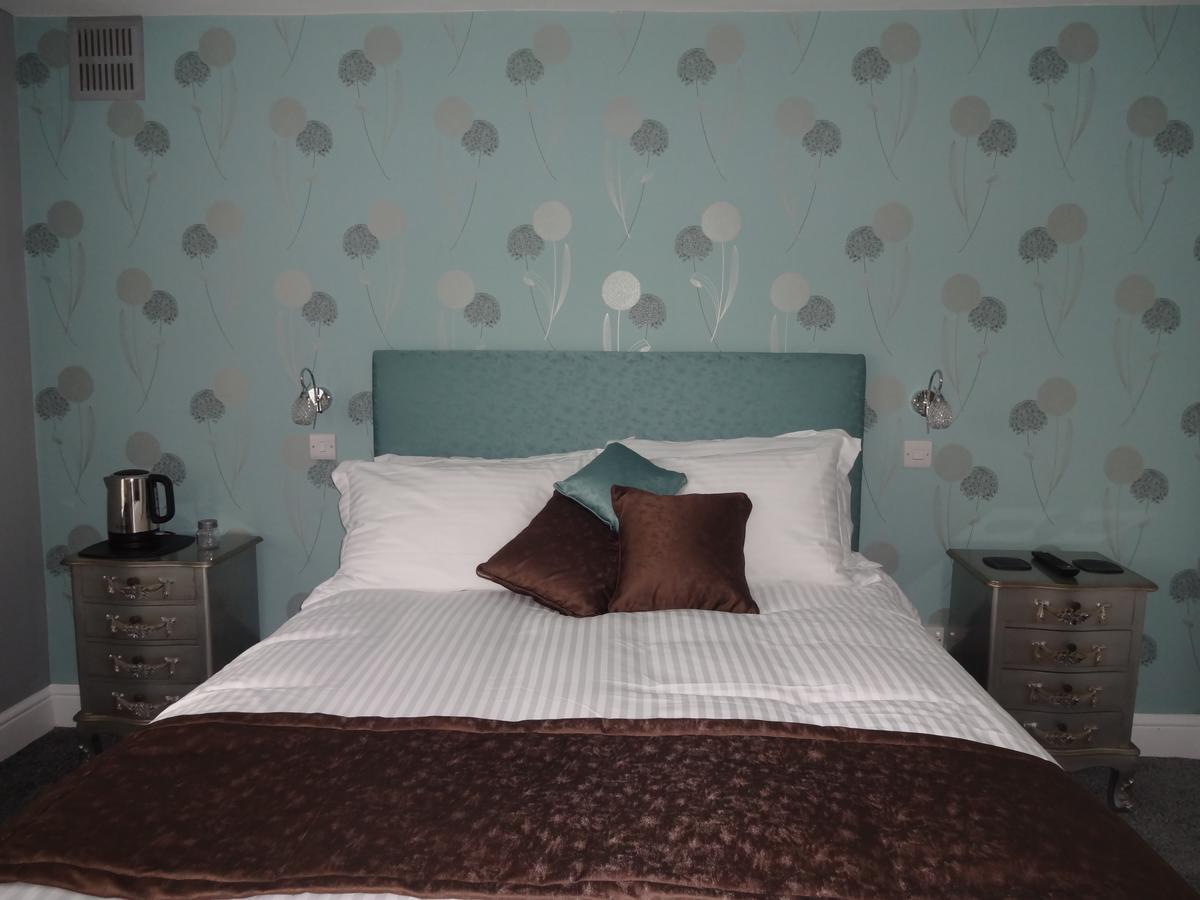 The Snooty Fox Warminster Hotel Buitenkant foto