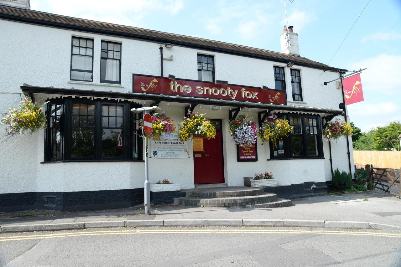 The Snooty Fox Warminster Hotel Buitenkant foto