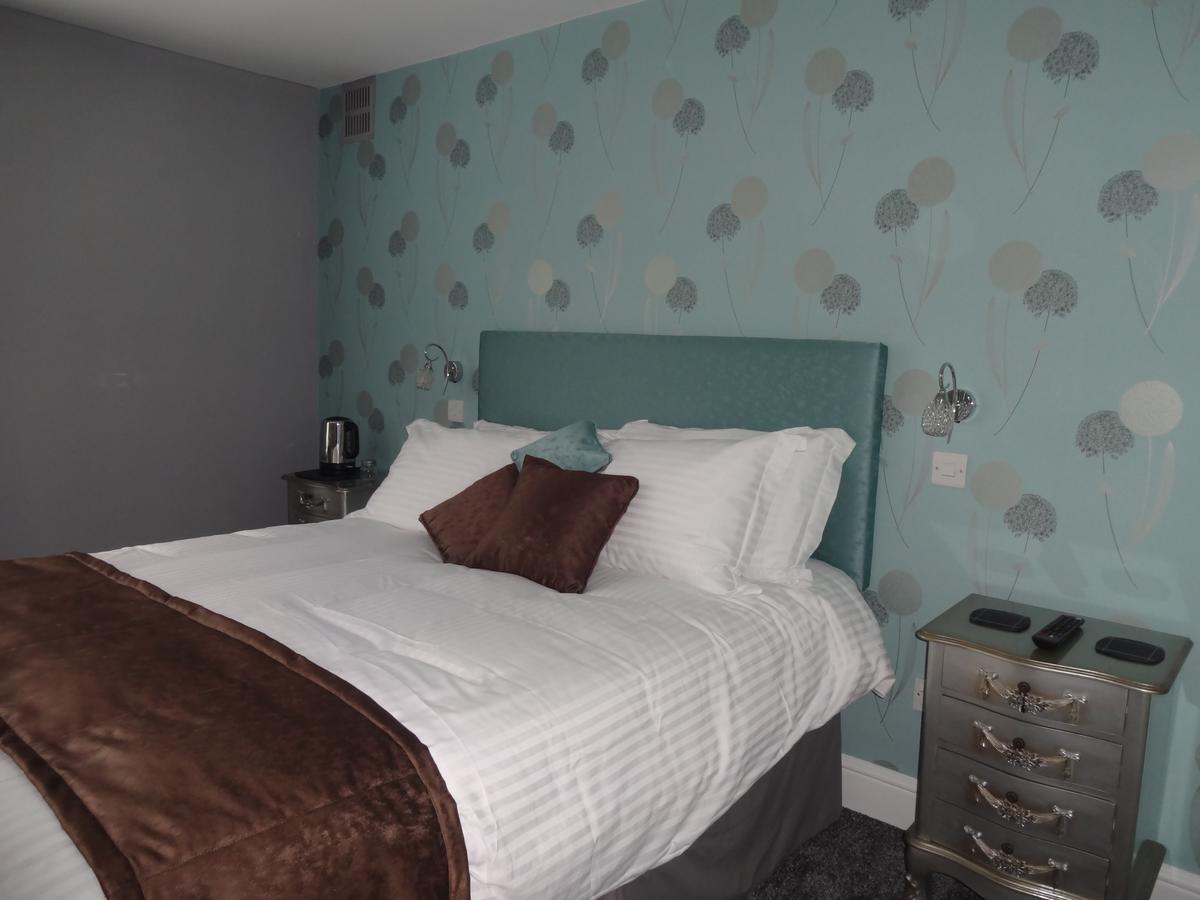 The Snooty Fox Warminster Hotel Buitenkant foto